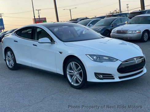 Used 2014 Tesla Model S 85 RWD image 4