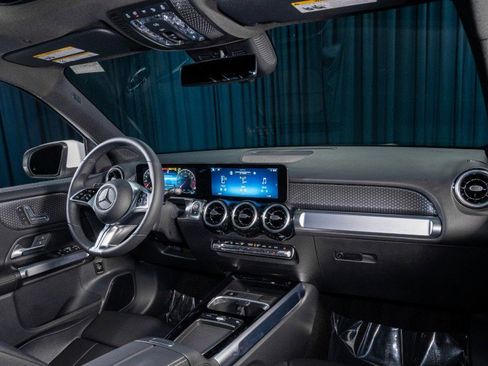 New 2026 Mercedes-Benz GLB 250 image 4