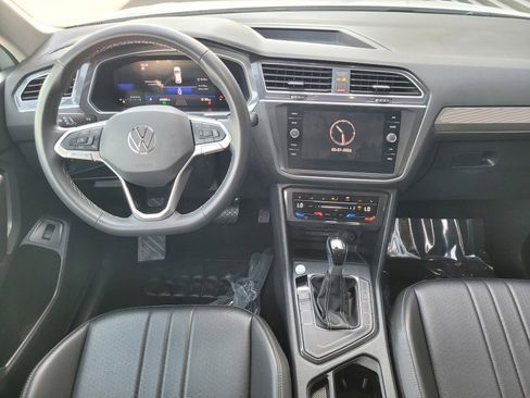 Used 2024 Volkswagen Tiguan SE FWD image 13
