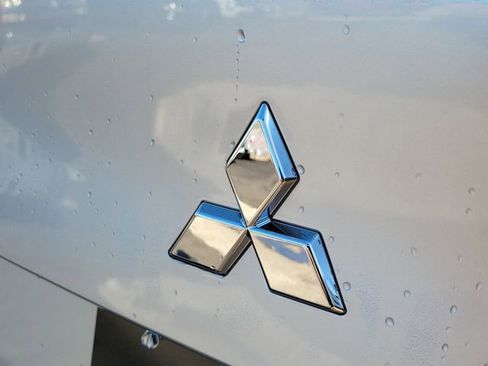 New 2026 Mitsubishi Outlander ES image 8