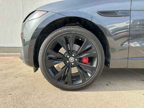 Used 2024 Jaguar F-PACE R-Dynamic S image 9
