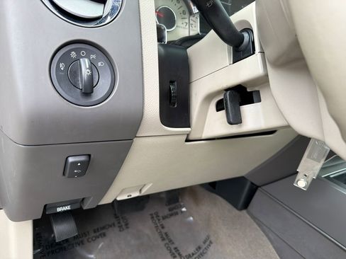 Used 2012 Ford Expedition EL XLT RWD image 20
