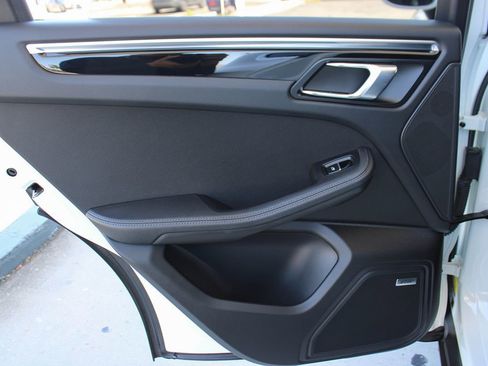 Used 2017 Porsche Macan S AWD/4WD image 20