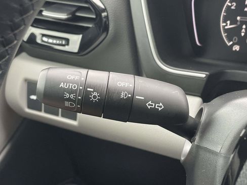 Used 2025 Honda Pilot Touring image 23