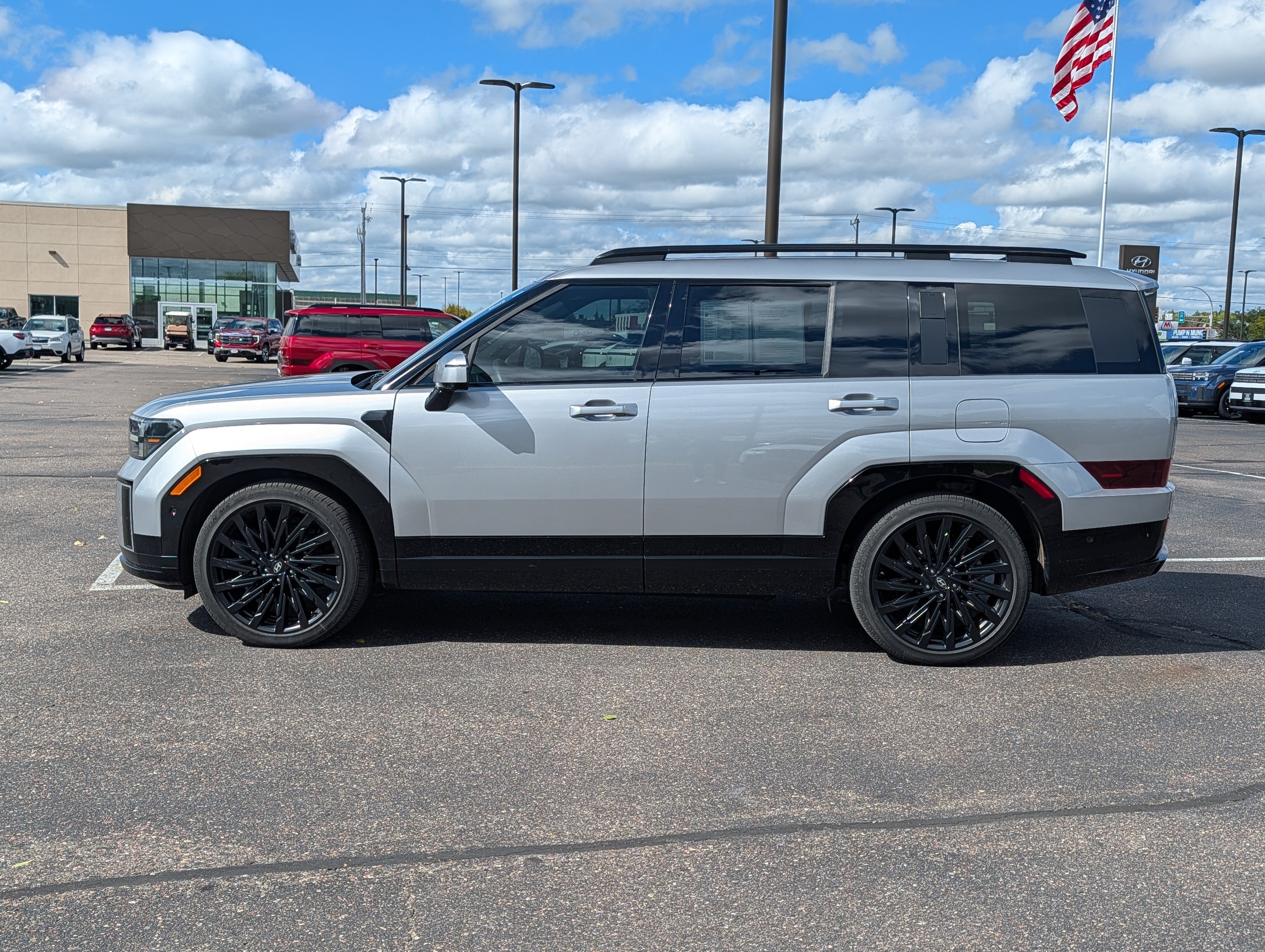 Used 2024 Hyundai Santa Fe Calligraphy AWD/4WD image 3