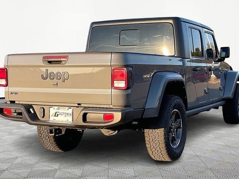 Used 2023 Jeep Gladiator Sport image 5