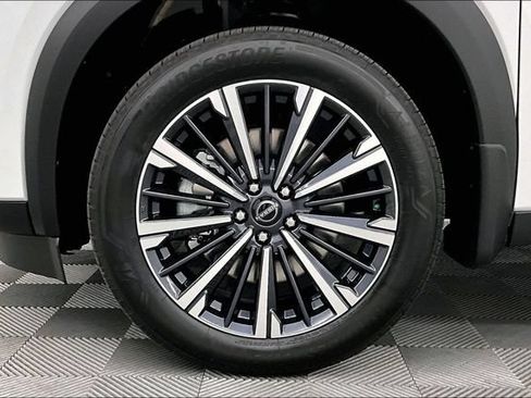 New 2026 Nissan Pathfinder Platinum w/ Cargo Package AWD/4WD image 11
