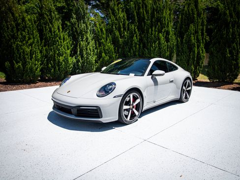 Used 2024 Porsche 911 Carrera S RWD image 6