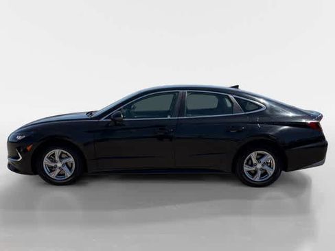 Used 2023 Hyundai Sonata SE w/ Cargo Package image 2