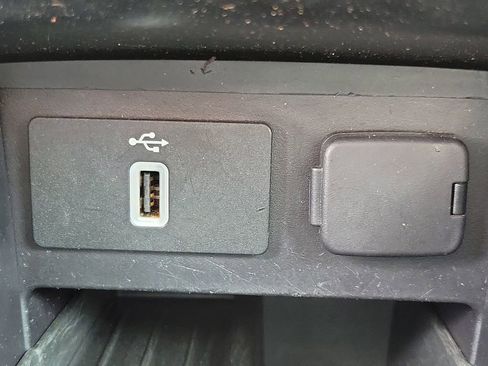 Used 2019 Ford Explorer XLT AWD/4WD image 30