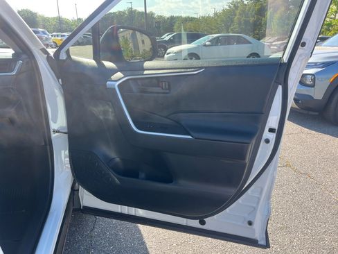 Used 2025 Toyota RAV4 LE AWD/4WD image 35