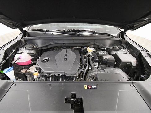 Certified 2025 Kia Sorento S image 12