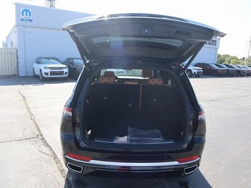 New 2025 Jeep Grand Cherokee Summit image 24