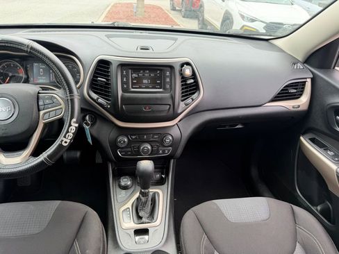 Used 2017 Jeep Cherokee Latitude w/ Trailer Tow Group image 21