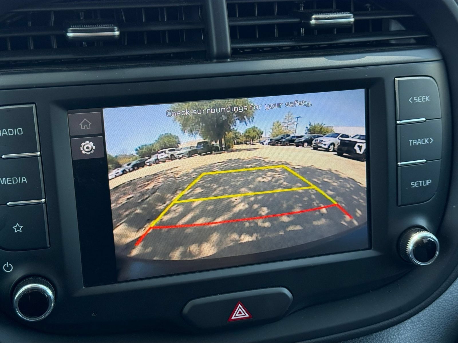 Used 2025 Kia Soul LX w/ LX Technology Package FWD image 24