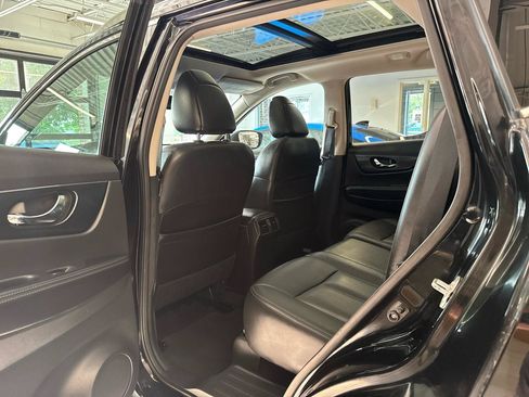 Used 2015 Nissan Rogue SL w/ SL Premium Package AWD/4WD image 18
