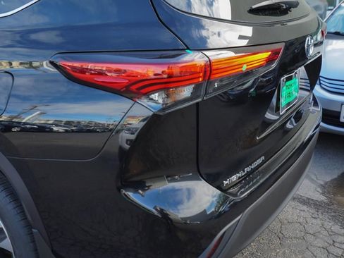 New 2026 Toyota Highlander XLE image 8