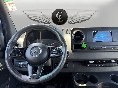 Used 2020 Mercedes-Benz Sprinter 2500 image 10