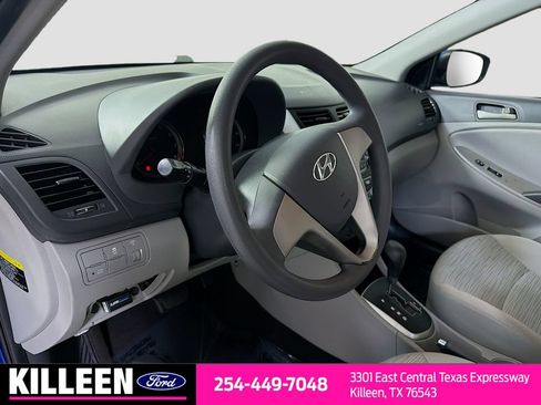 Used 2016 Hyundai Accent SE FWD image 11