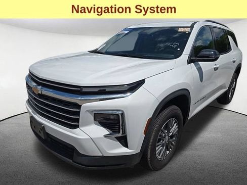 Used 2026 Chevrolet Traverse LT w/ LPO, Floor Liner Package AWD/4WD image 4