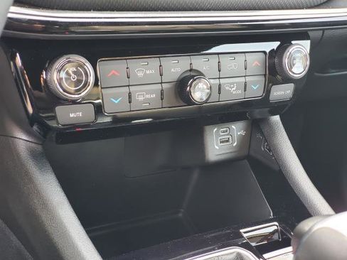 New 2026 Jeep Compass Limited image 15