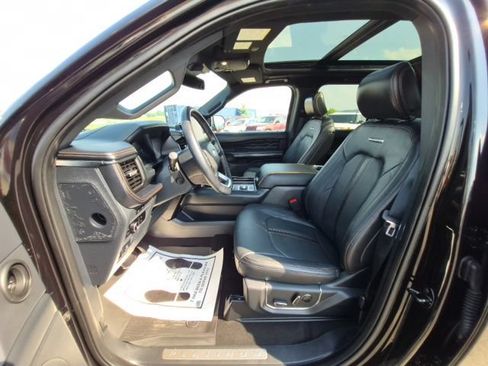 Used 2023 Ford Expedition Max Platinum AWD/4WD image 9