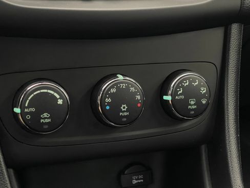 Used 2013 Dodge Avenger SXT w/ Rallye Appearance Group FWD image 20