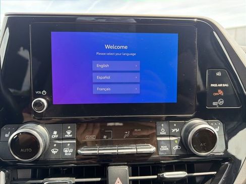 Used 2023 Toyota Highlander XLE image 23
