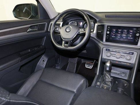Used 2020 Volkswagen Atlas SE w/ Panoramic Sunroof Package image 9