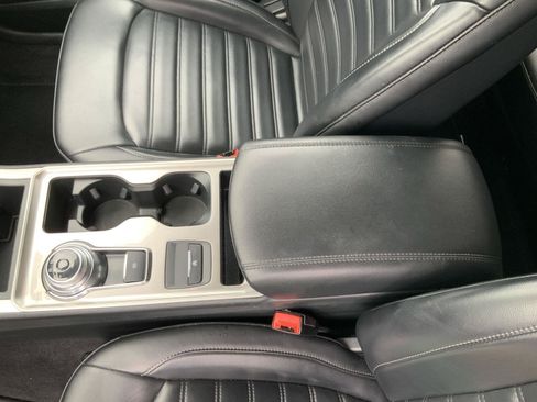 Used 2024 Ford Edge SEL AWD/4WD image 44