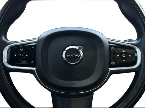 Used 2020 Volvo XC90 T6 Momentum w/ Protection Package Premier AWD/4WD image 23