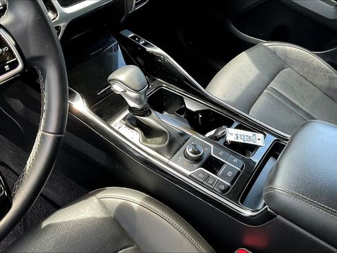 Used 2023 Kia Sorento SX AWD/4WD image 10
