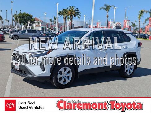 Certified 2025 Toyota RAV4 LE image 1