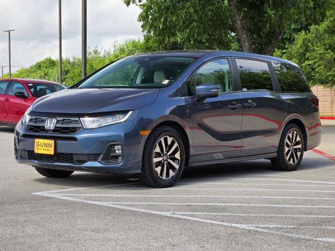Certified 2025 Honda Odyssey EX-L image 7