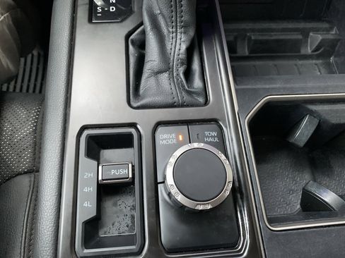 Used 2023 Toyota Tundra Limited image 29