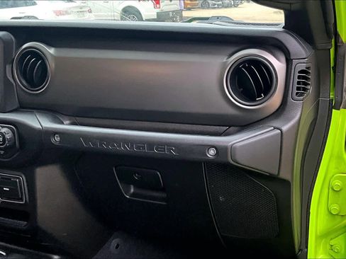 Used 2021 Jeep Wrangler Sport S image 15