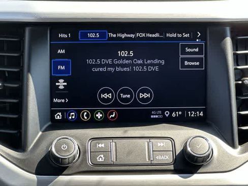 Used 2023 GMC Acadia SLE w/ Driver Convenience Package image 11