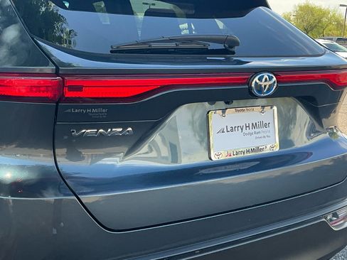 Certified 2024 Toyota Venza LE AWD/4WD image 23