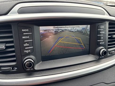 Used 2019 Kia Sorento AWD V6 image 15
