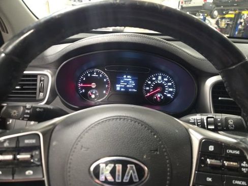 Used 2019 Kia Sorento AWD w/ LX Convenience Package image 17