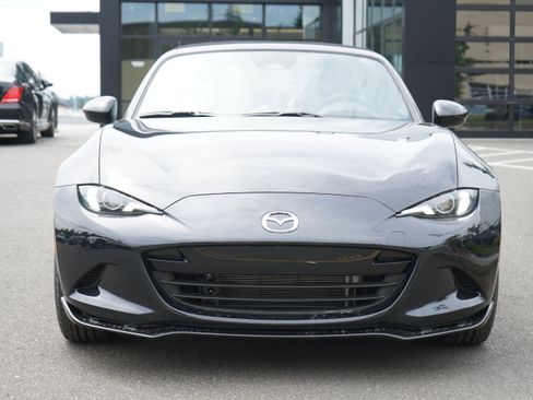 New 2026 MAZDA MX-5 Miata Club w/ Brembo/BBS Recaro Package RWD image 9