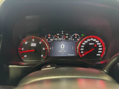 Used 2015 GMC Yukon Denali w/ Premium Package AWD/4WD image 29