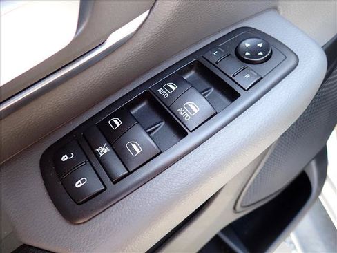 Used 2019 RAM 1500 Big Horn RWD image 12