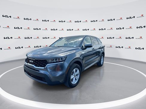 Used 2022 Kia Sorento LX AWD/4WD image 4