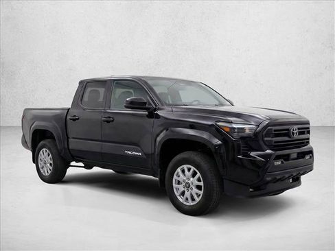 Certified 2025 Toyota Tacoma SR5 AWD/4WD image 3