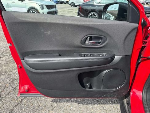 Used 2022 Honda HR-V Sport image 6