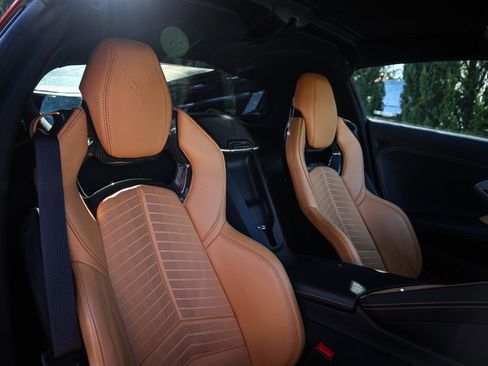 Used 2021 Chevrolet Corvette Stingray Preferred Cpe w/ 2LT image 32