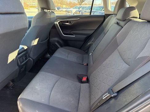 Used 2020 Toyota RAV4 XLE image 20