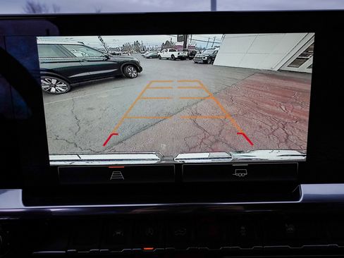 Used 2025 GMC Sierra 1500 Elevation image 19