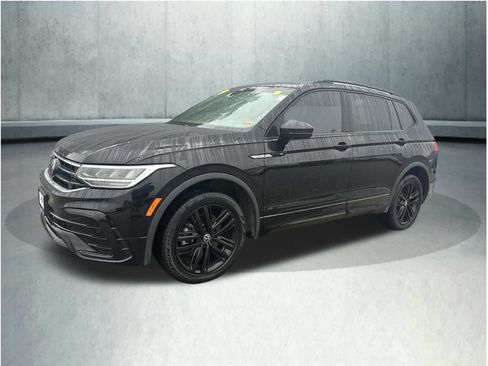 Used 2022 Volkswagen Tiguan SE R-Line AWD/4WD image 1